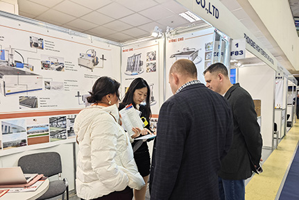 Shines at Russian World of Glass 2025